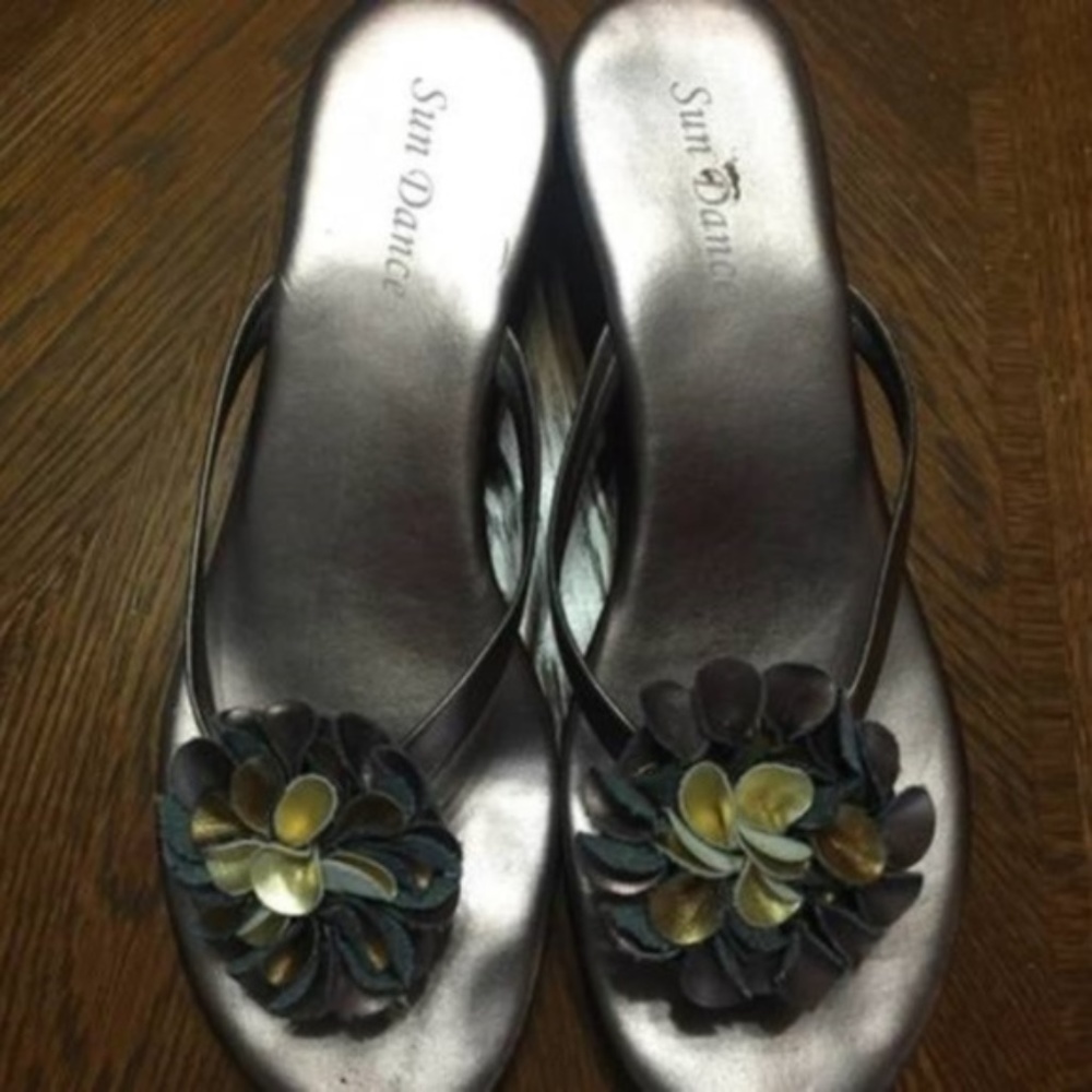 SUN DANCE Wedge Thong Sandals 9